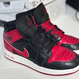 Nike Air Jordan 1 Size 5 EUC